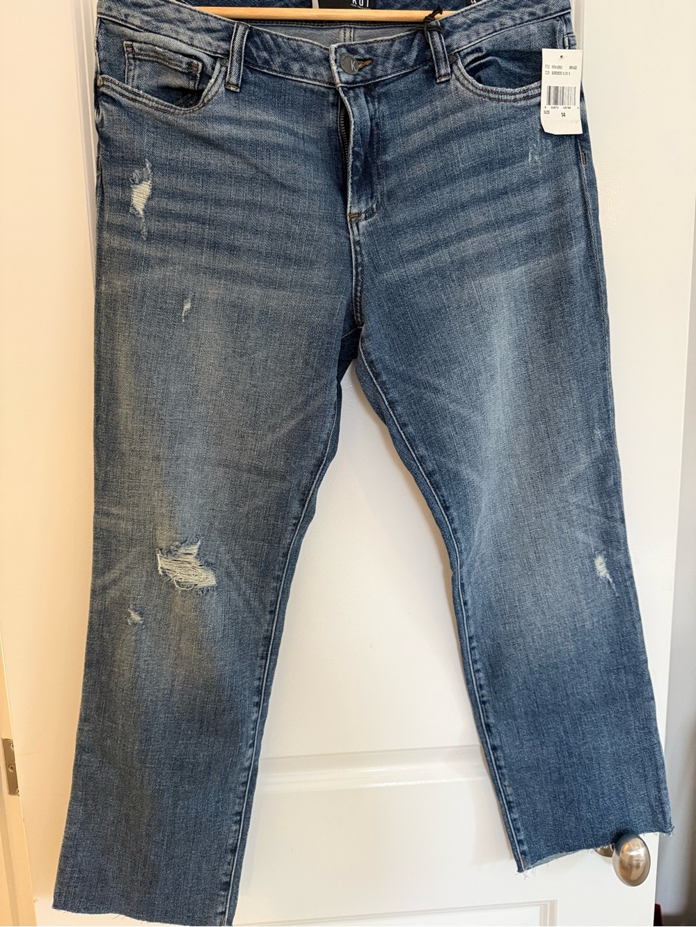 Kut from the Kloth Women’s Medium Blue Straight ankle jeans